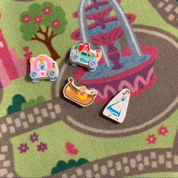 Melissa & Doug Disney Princess Rug Play Set - Picture 3 of 10